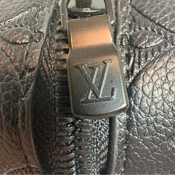 Louis Vuitton Black Embossed Monogram Crossbody Bag Leather - Picture 5 of 6